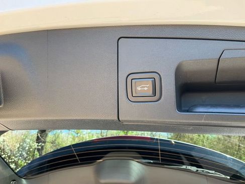 Used 2020 Cadillac XT4 Sport w/ Driver Awareness Package image 18