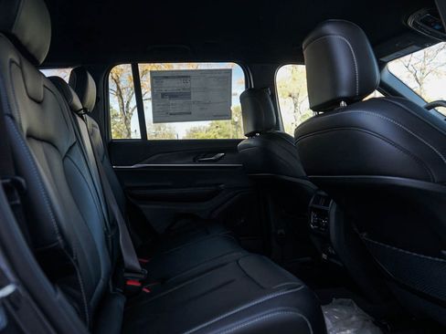 New 2025 Jeep Grand Cherokee Limited w/ Trailer Tow Package image 13