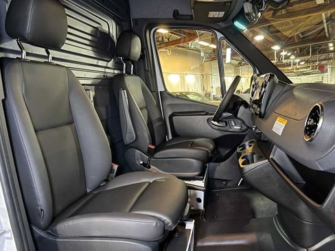 Used 2026 Mercedes-Benz Sprinter 2500 image 13