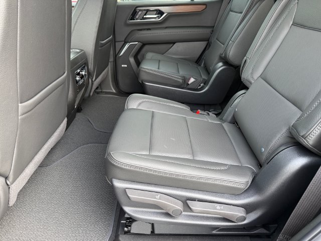 New 2026 GMC Yukon Denali w/ Sun & Power Step Package AWD/4WD image 12
