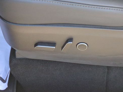 Used 2023 Tesla Model Y Long Range image 33