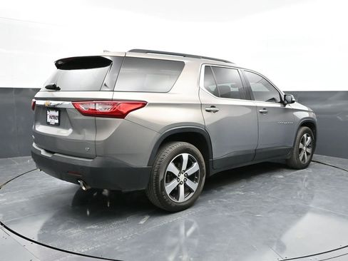 Used 2019 Chevrolet Traverse LT w/ LT Premium Package image 3