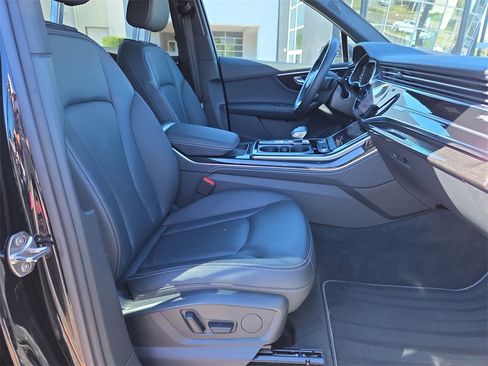 Used 2025 Audi Q7 3.0T Premium Plus image 16