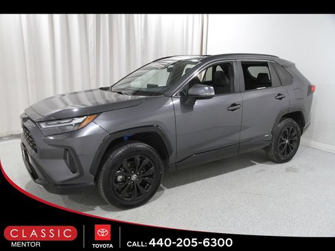 Certified 2024 Toyota RAV4 SE image 3