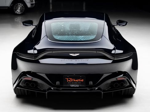Used 2023 Aston Martin V8 Vantage Coupe RWD image 23