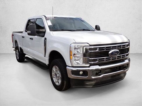Certified 2025 Ford F250 XLT image 6