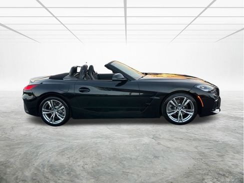 Used 2025 BMW Z4 sDrive30i image 3
