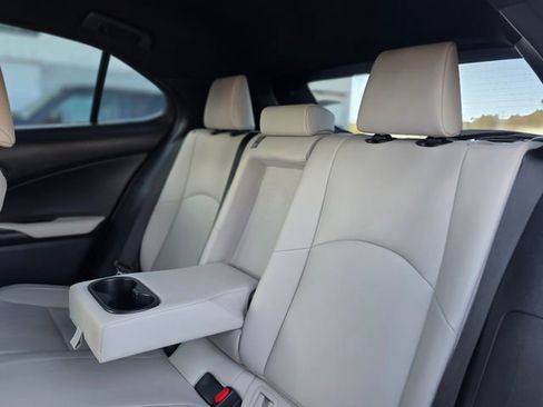 Used 2022 Lexus UX 250h 250h Base image 17