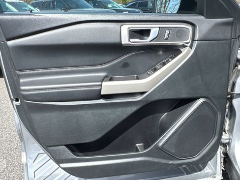 Used 2024 Ford Explorer XLT w/ Equipment Group 202A RWD image 10