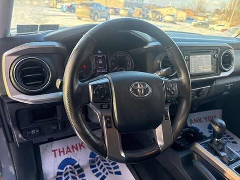 Used 2019 Toyota Tacoma SR image 16