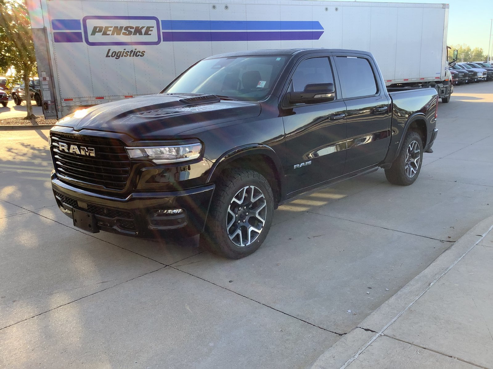 Used 2025 RAM 1500 Laramie AWD/4WD image 1