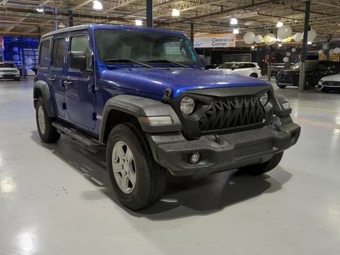 Used 2018 Jeep Wrangler Unlimited Sport S image 3