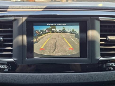 Used 2019 Chrysler Pacifica Touring Plus FWD image 22