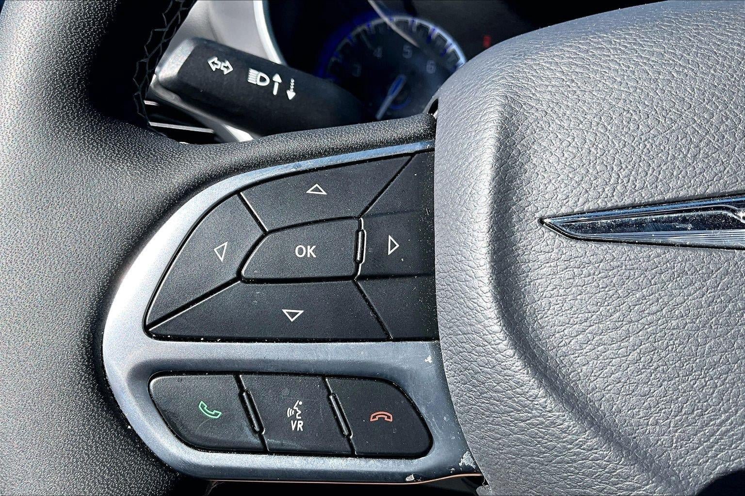 Used 2026 Chrysler Pacifica Select FWD image 18