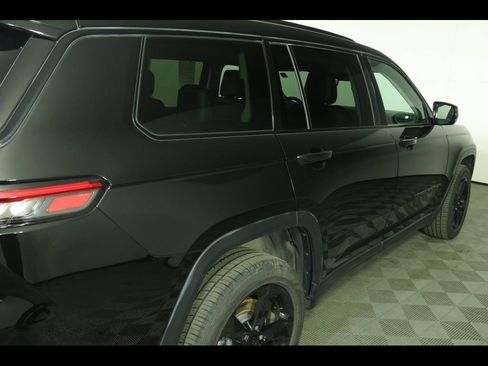 Used 2022 Jeep Grand Cherokee L Limited w/ Luxury Tech Group II AWD/4WD image 22