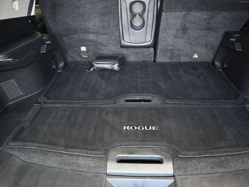 Used 2018 Nissan Rogue SL FWD image 19