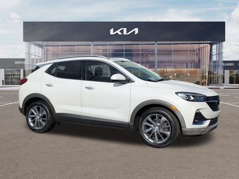 Used 2023 Buick Encore GX Essence w/ Experience Buick Package FWD image 2