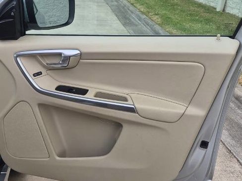 Used 2015 Volvo XC60 T5 Platinum image 58