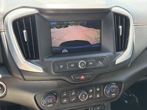 Used 2020 GMC Terrain SLE w/ Driver Convenience Package AWD/4WD image 28