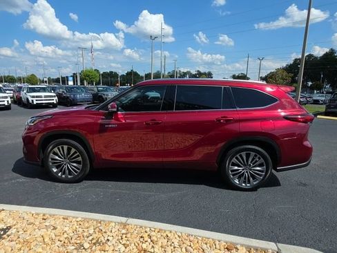 Used 2021 Toyota Highlander Platinum FWD image 24