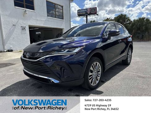 Used 2024 Toyota Venza Limited image 1