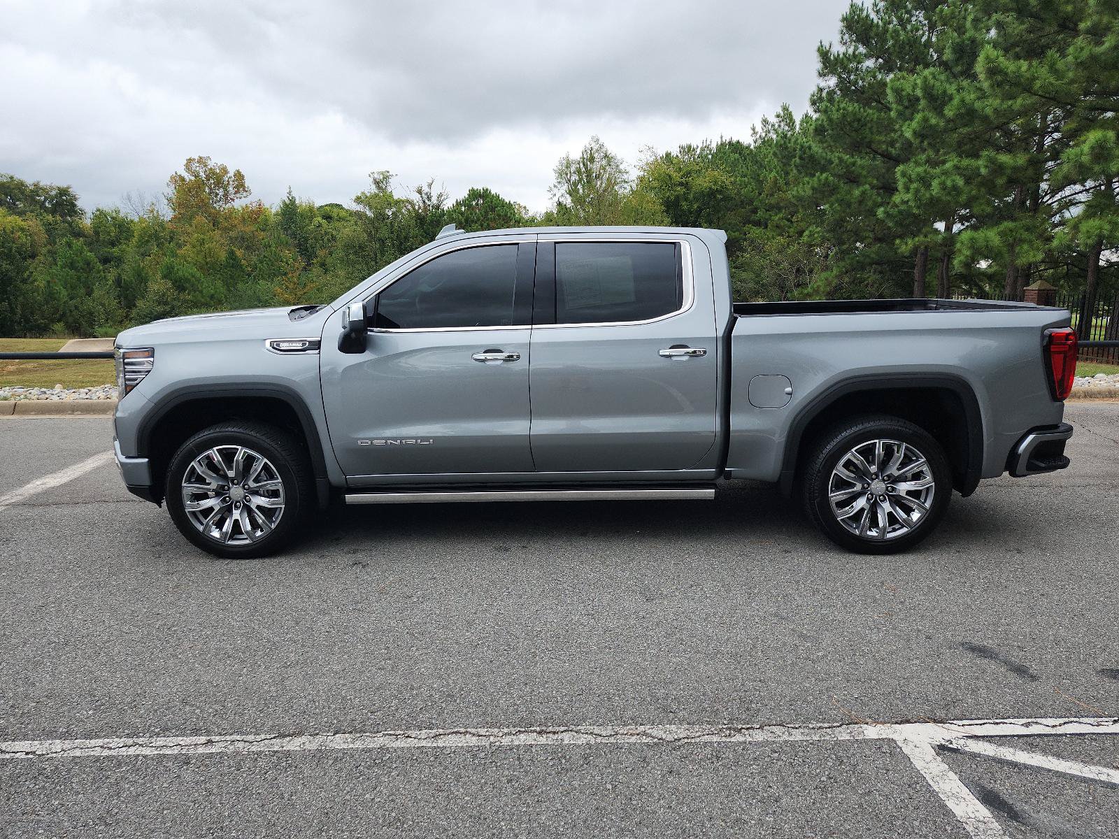 Used 2026 GMC Sierra 1500 Denali w/ Denali Reserve Package AWD/4WD image 2