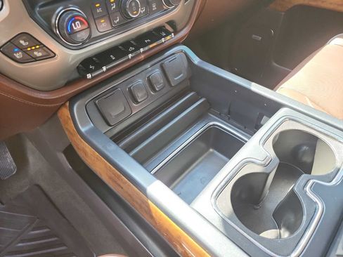 Used 2015 Chevrolet Silverado 2500 High Country w/ High Country Premium Package AWD/4WD image 25