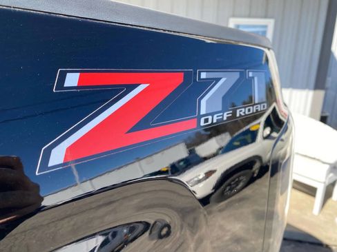 Used 2018 Chevrolet Silverado 1500 LT w/ All Star Edition AWD/4WD image 30