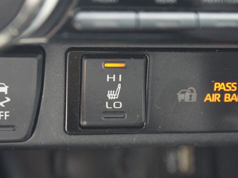 Used 2024 Toyota RAV4 XLE w/ Convenience Package FWD image 8