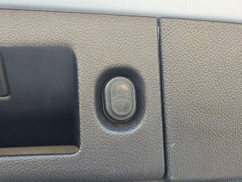 Used 2018 GMC Yukon XL Denali RWD image 19