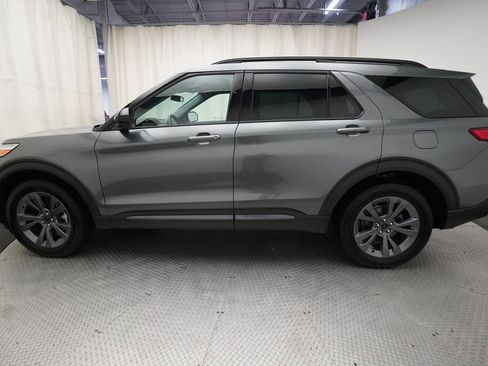 Used 2023 Ford Explorer XLT w/ Equipment Group 202A AWD/4WD image 25