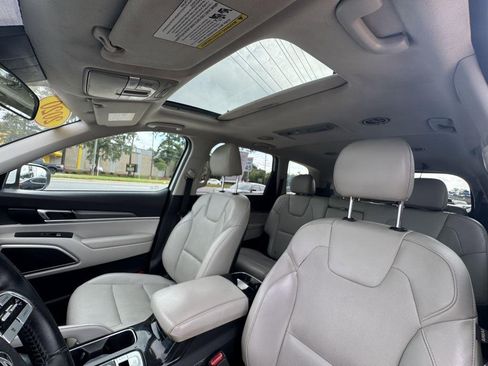 Used 2020 Kia Telluride S w/ S 8 Passenger Seating Package image 17