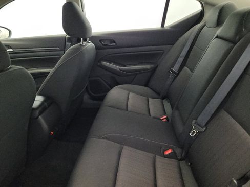 Used 2025 Nissan Altima 2.5 SV FWD image 18