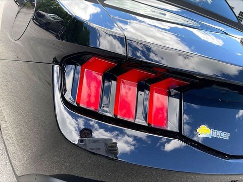 Used 2025 Ford Mustang GT Premium w/ GT Performance Package RWD image 32