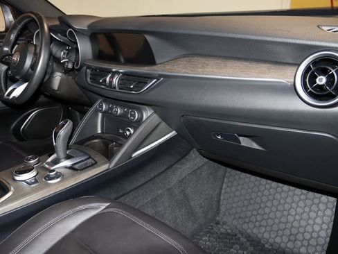 Used 2022 Alfa Romeo Stelvio Ti image 62