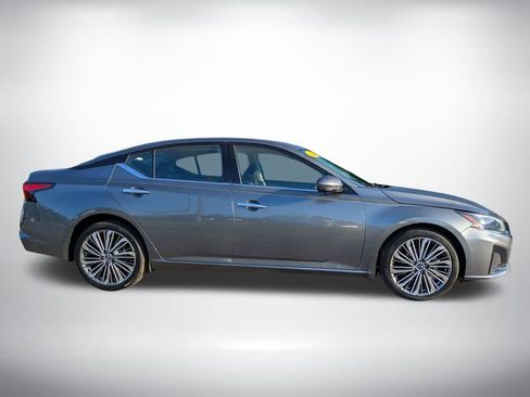 Used 2023 Nissan Altima 2.5 SL AWD/4WD image 3