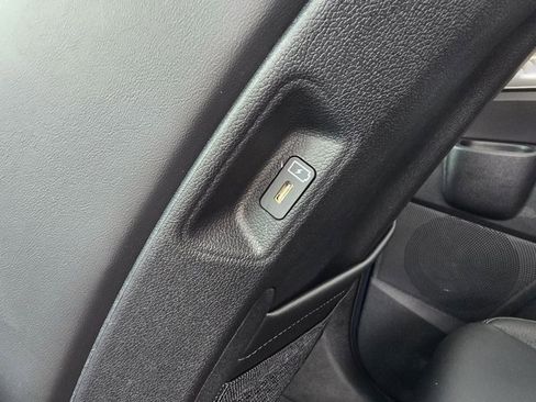 Used 2025 Kia Sorento S w/ Panoramic Sunroof Package image 14