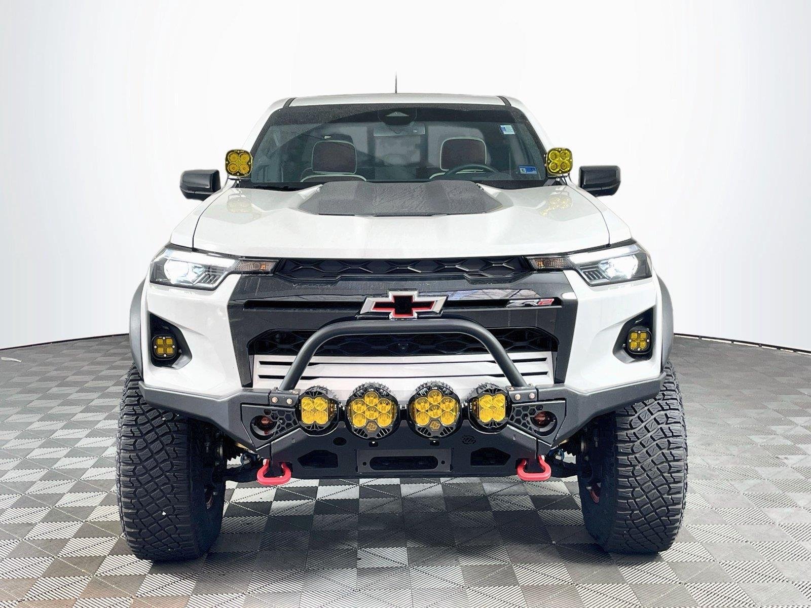 Used 2024 Chevrolet Colorado ZR2 w/ Technology Package AWD/4WD image 2