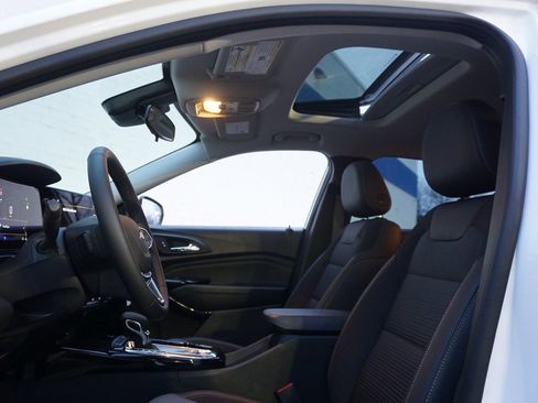 New 2026 Chevrolet Trax LT w/ Sunroof Package image 23