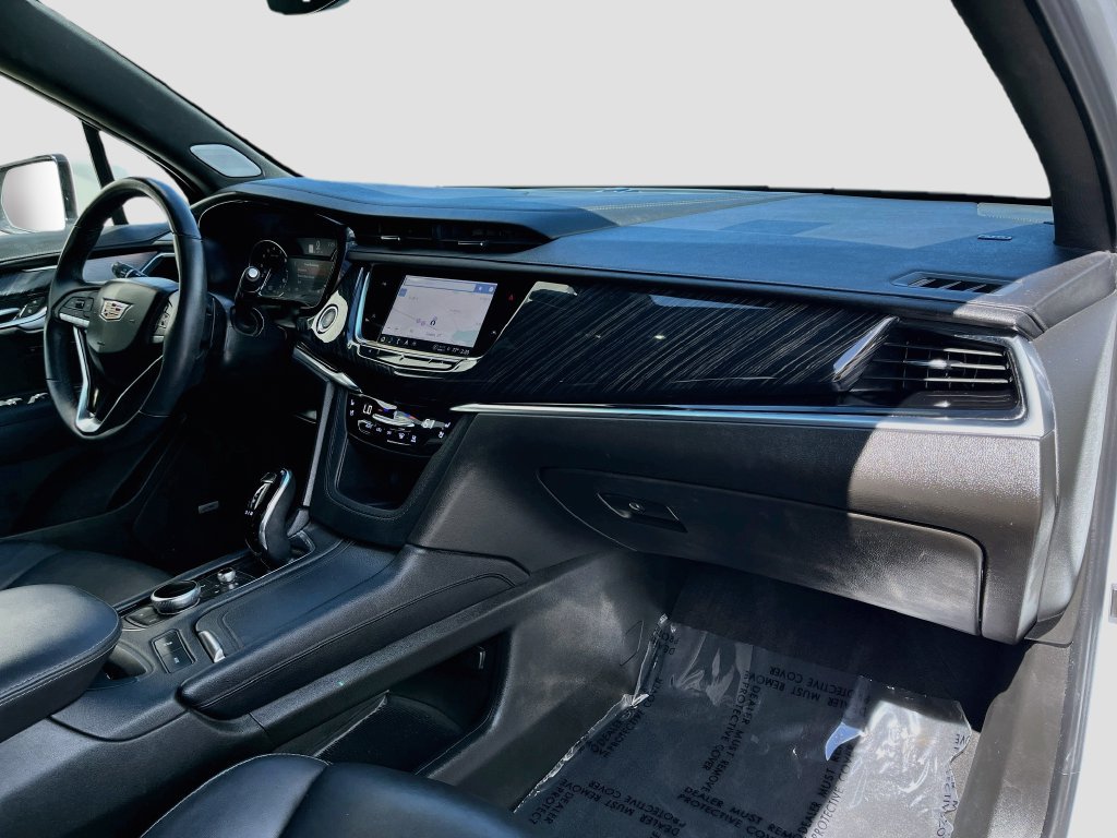 Used 2024 Cadillac XT6 Premium Luxury w/ LPO, Floor Liner Package AWD/4WD image 32