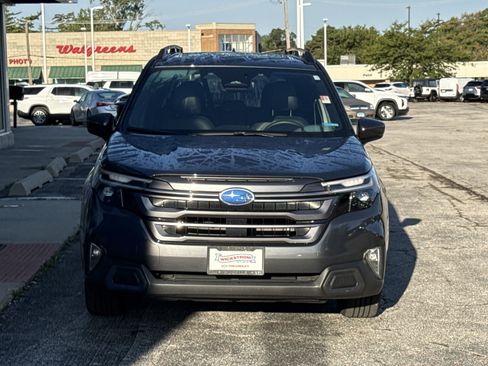 Used 2025 Subaru Forester Limited AWD/4WD image 3