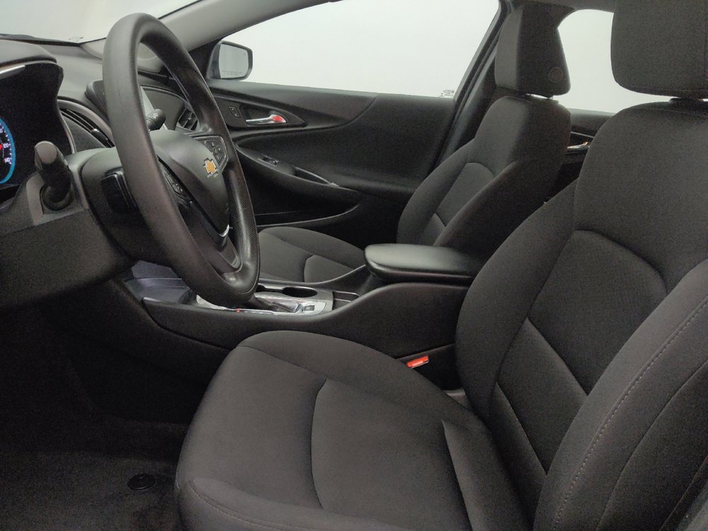 Used 2025 Chevrolet Malibu LS FWD image 17