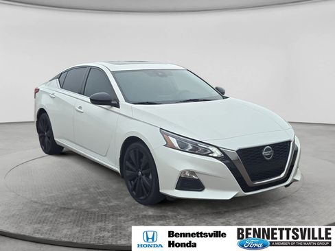Used 2021 Nissan Altima 2.5 SR w/ SR Premium Package AWD/4WD image 3