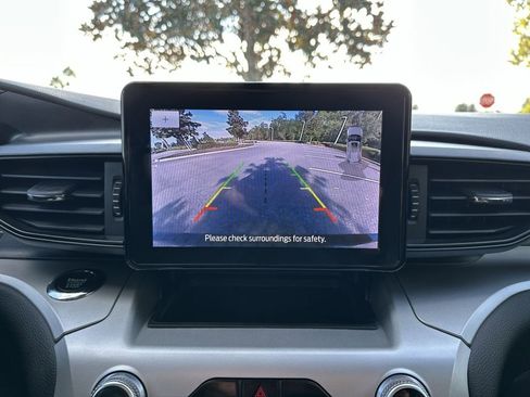 Used 2022 Ford Explorer XLT image 21