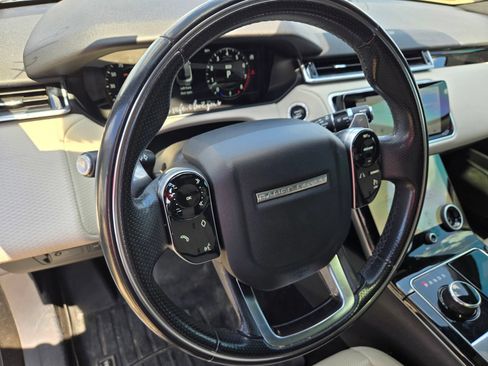 Used 2018 Land Rover Range Rover Velar R-Dynamic SE AWD/4WD image 11
