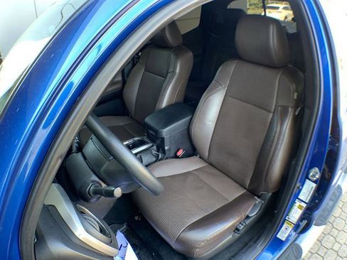 Used 2016 Toyota Tacoma Limited w/ Towing Package image 11