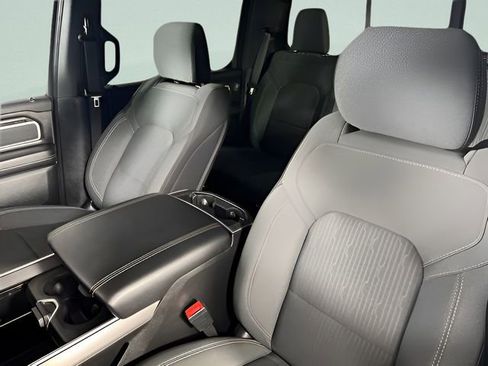 Used 2022 RAM 1500 Big Horn AWD/4WD image 32