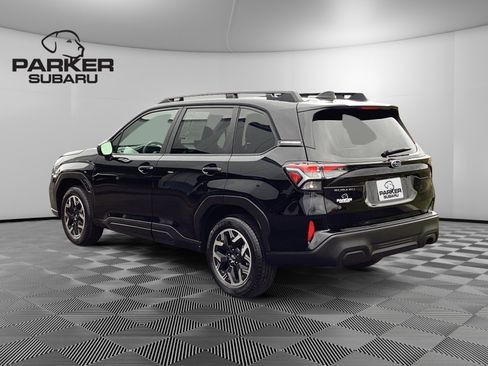 Used 2025 Subaru Forester Premium image 3