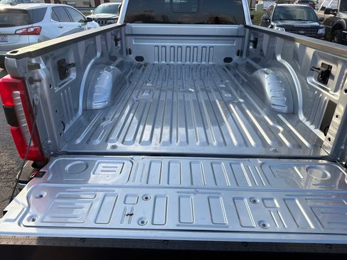 Used 2023 Ford F350 Lariat w/ FX4 Off-Road Package AWD/4WD image 28