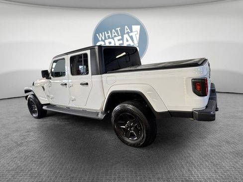 Used 2023 Jeep Gladiator Overland w/ Popular Equipment Package image 6
